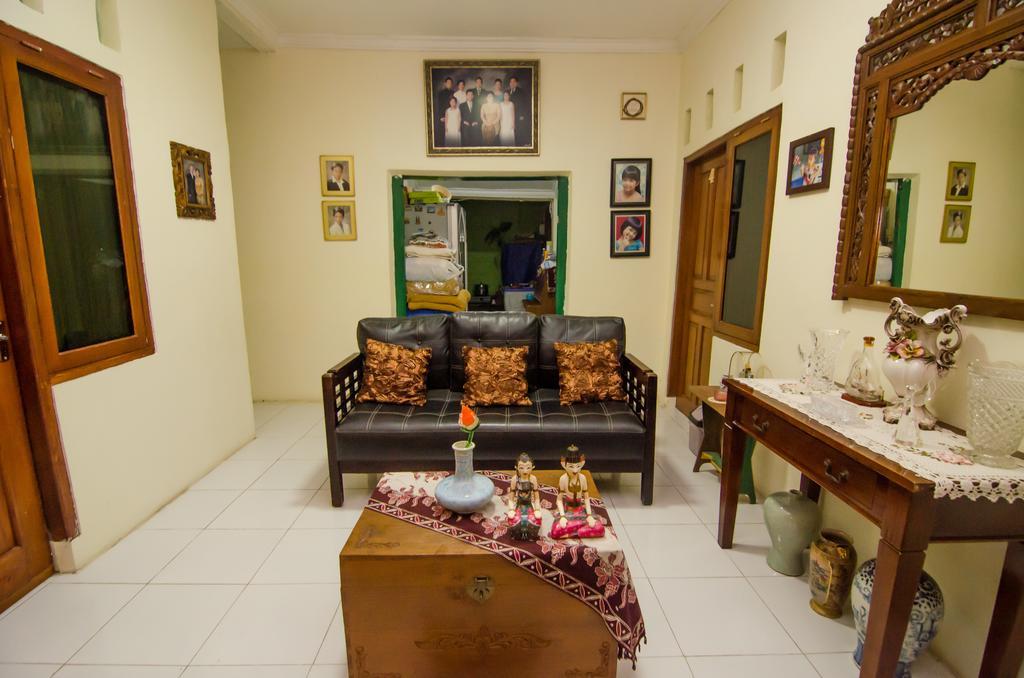 Pendopo Andari Homestay Yogyakarta Exterior foto