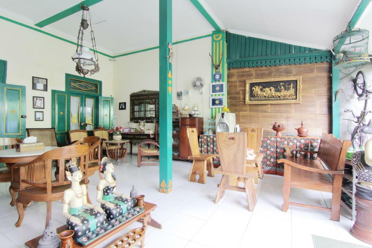 Pendopo Andari Homestay Yogyakarta Exterior foto